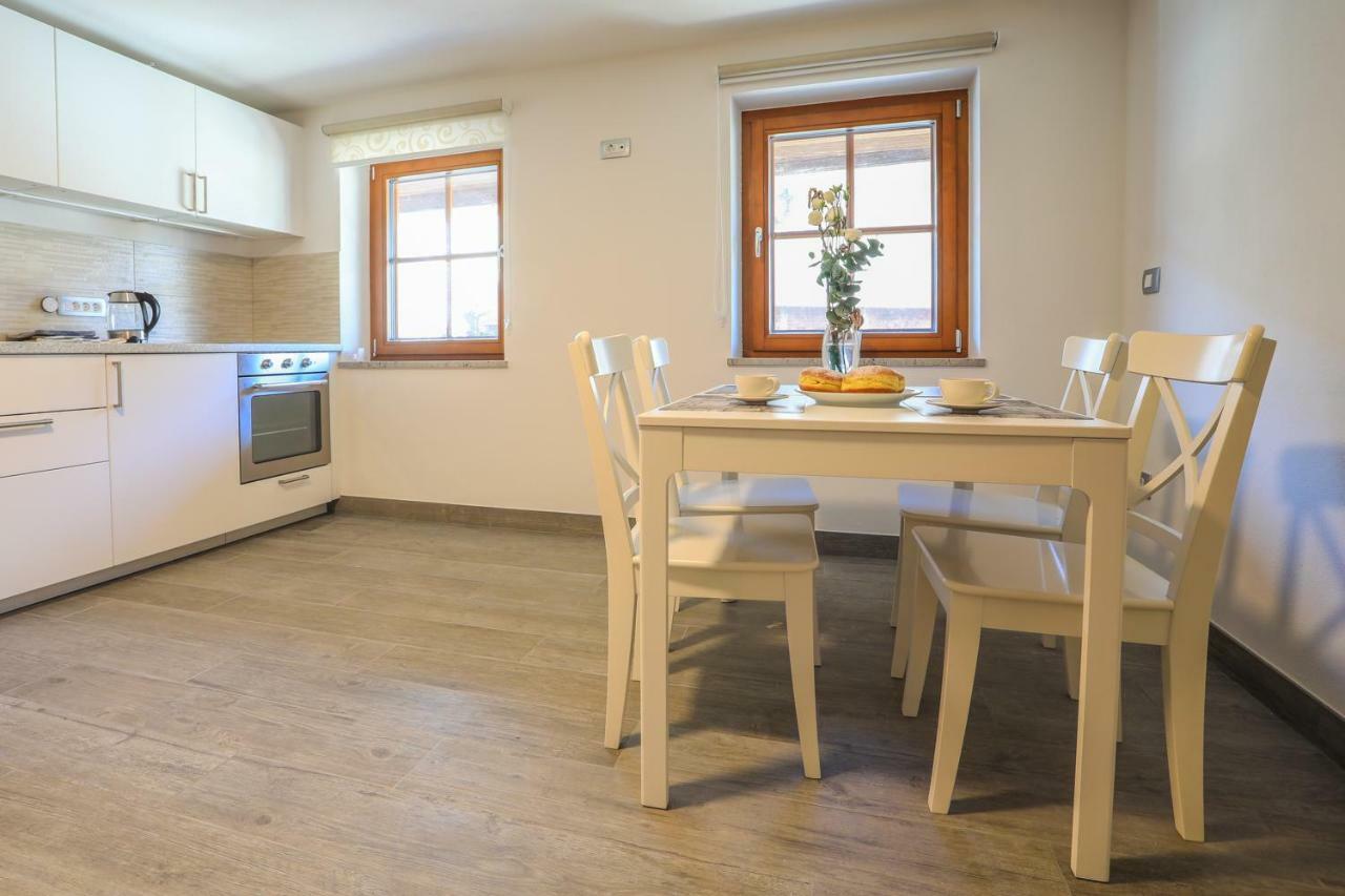 Apartmaji Tina Zgornje Gorje Bagian luar foto